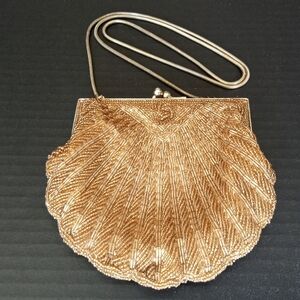 Elegant Vintage Gold Shell Clutch
